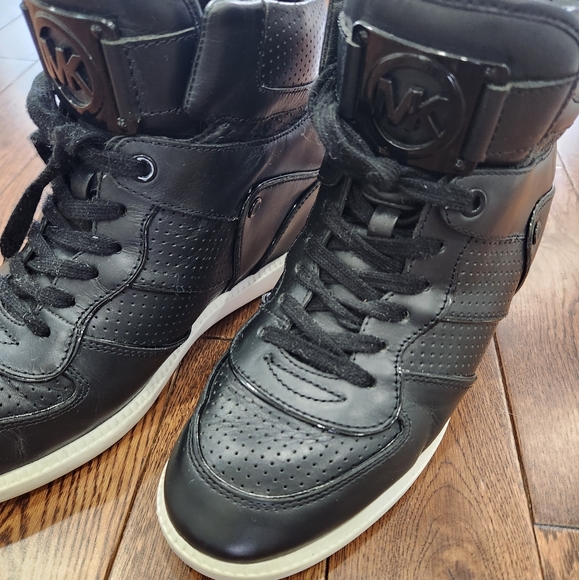 Michael Kors WEDGE Shoes - Picture 1 of 16